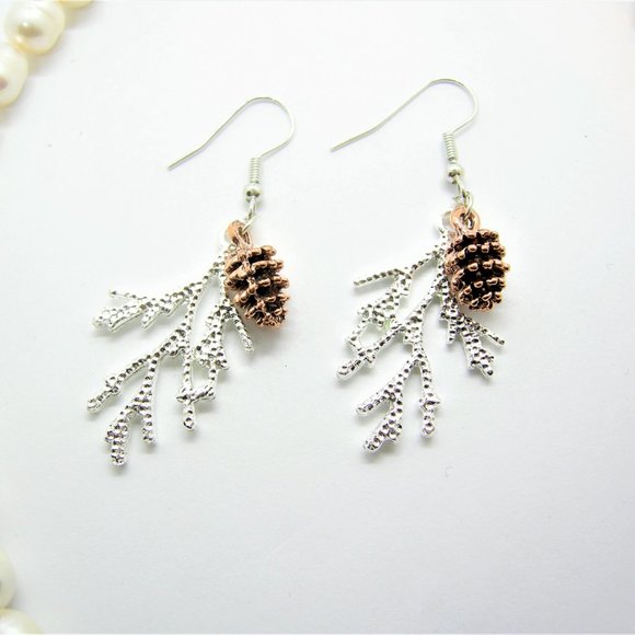 Natural Pearl Necklace and Woodland Earrings Set Wedding Jewelry for Bride - Picture 2 of 12